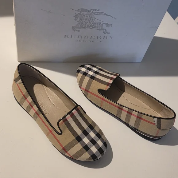 Like New Burberry Girls Novacheck Loafers! - Picture 2 of 12